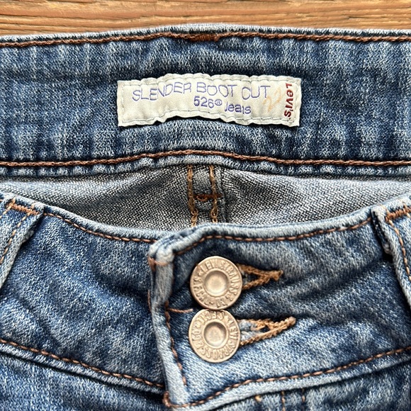 Levi's Women’s Slender Boot Cut 526 Blue Jeans. Size 8 Medium - Picture 3 of 7